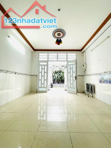 Bán nhà gần khu Tên Lửa, Bình Tân, 4.2x14m (59m2), 4 tầng,hẻm 6m, giá nhỉnh 4tỷ.0901013009 - 2