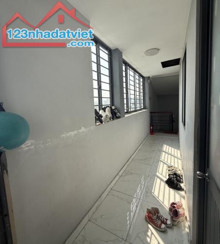 Bán nhà 5Tầng - 12Phòng, Mặt Tiền Đường - BV Lê Văn Thịnh, Q2. Giá 11.6 Tỷ - 1