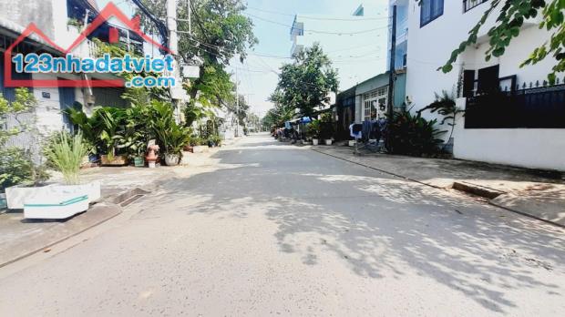 Bán nhà 5Tầng - 12Phòng, Mặt Tiền Đường - BV Lê Văn Thịnh, Q2. Giá 11.6 Tỷ - 2