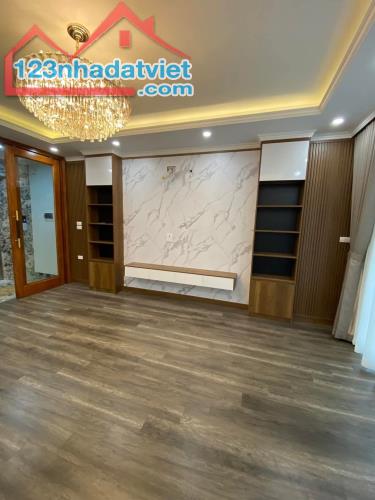 57M2*5T PHỐ GIẢI PHÓNG, NGÕ Ô TÔ, NỞ HẬU, Ở NGAY