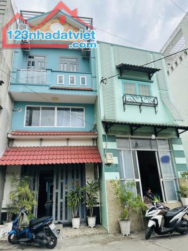 NHÀ BÁN BÌNH TÂN - HƯƠNG LỘ 2 - DT 4x23 - 4 TẦNG - ĐƯỜNG HẺM 1OM - SHR - GIÁ 4,7 🧄  LH 09