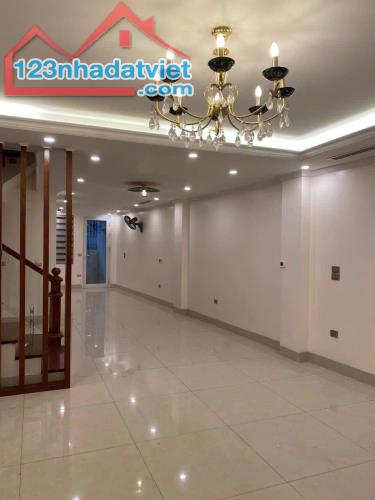 Bán Nhà Chính Chủ Mặt Phố Nhật Chiêu Tây Hồ 108m2 Ô Tô Kinh Doanh - 1