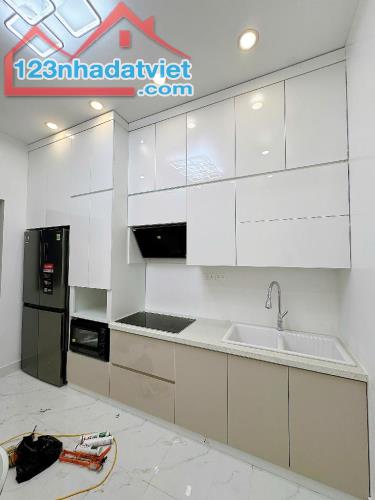 Chủ Cần Tiền Bán Nhanh , Bán Đất Tặng Nhà 5Bán Đất Tặng NHÀ 5tầng ĐẸP 126m2 Long lanh NGUY - 2