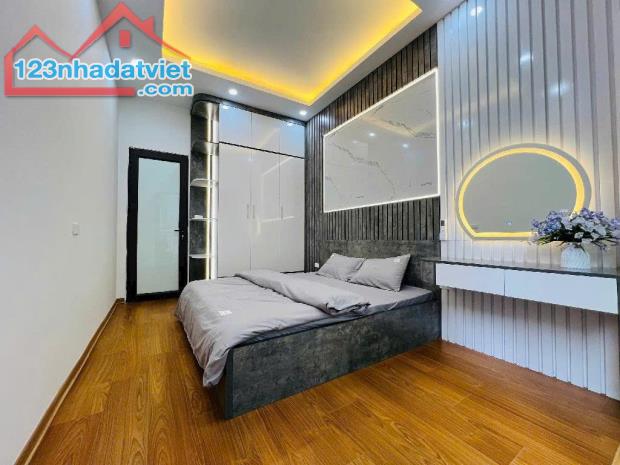 Chủ Cần Tiền Bán Nhanh , Bán Đất Tặng Nhà 5Bán Đất Tặng NHÀ 5tầng ĐẸP 126m2 Long lanh NGUY - 4