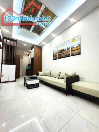 Nhà đẹp ngõ Văn Chương 27/52m x 5T, ngõ ba gác, ở ngay