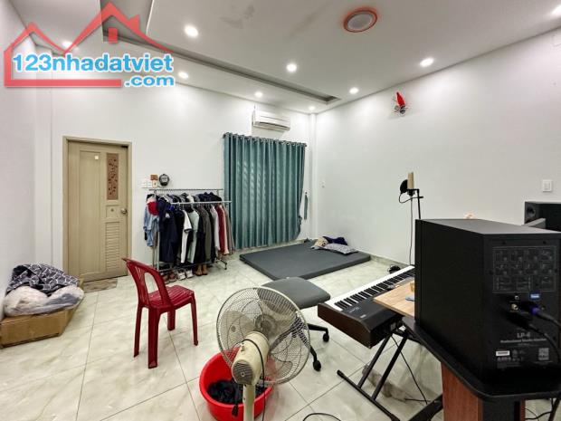 MẶT TIỀN PHẠM VĂN BẠCH - GÒ VẤP👉 NGANG 5 DÀI 14 ĐƯỜNG 20m 4 TẦNG ĐÚC BTCT CHỈ VỚI👉 12Tỷ - 1