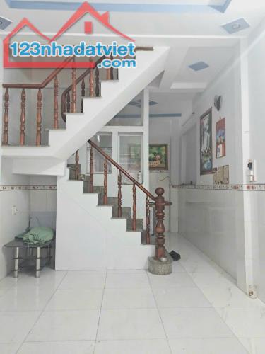 Cần sang nhượng lại Hợp Đồng nhà nguyên căn Địa chỉ: hẻm 563/9 Lê Văn Khương, p Hiệp - 2