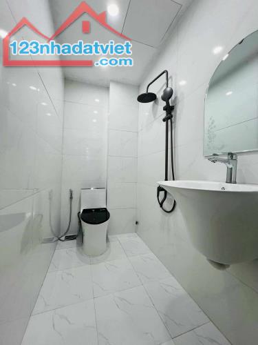 NHÀ KIỆT LÝ THÁI TỔ 50M2 2 TẦNG MỚI VÀO Ở NGAY - 2.X TỶ - 2