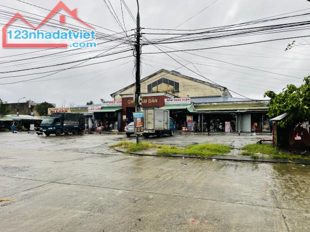 Sụp hầm 1 lô duy nhất khu phố chợ Tam Dân