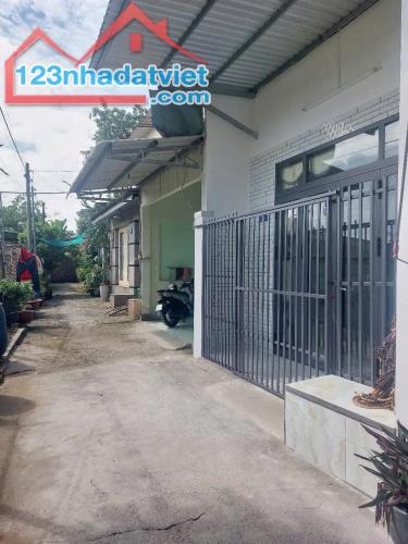 Bán Nhà 1 Trệt 1 Lửng 2 Phòng Ngủ Xã Tân An Hội Gần Cầu Vượt Củ Chi, Giá 750 Triệu