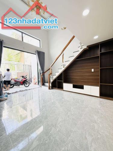 Bán nhà 2 tầng TRƯƠNG THỊ HOA - NGAY METRO - Q12 - Hẻm 4M. Đt: ❗ 4,2*11❗👉 3.65 tỷ👈 Sát b - 1