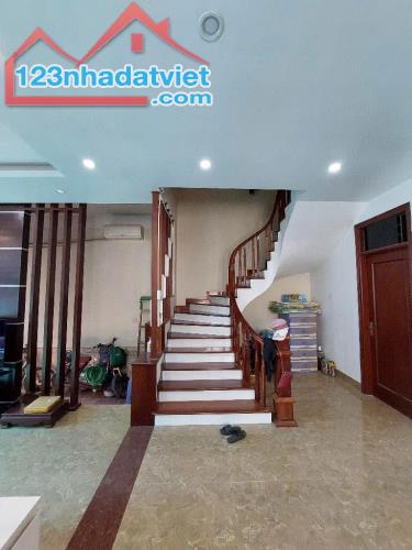 BÁN BIỆT THỰ 3 TẦNG, 125M2  TỰ KHOÁT NGŨ HIỆP - THANH TRÌ - 5