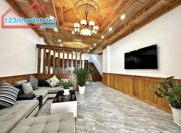 🏡NHÀ Phố 4 tầng 85m2 ngang 5,4m PHƯỜNG 6💰7,x TỶ đường OTO thông lõi trung tâm✨Đà Lạt - 1