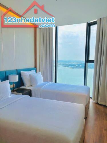 Bán nhanh căn góc 2 ngủ. hoa hậu a la carte tầng trung, view trực diện vịnh. LH :091506973 - 1