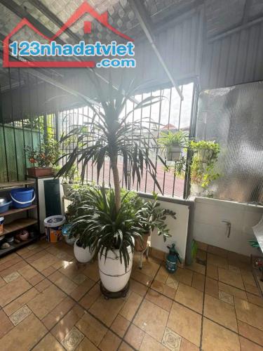 Ngọc Thụy 30m2 x 5T 5m ra oto thông, hàng xóm Mipec, full nội thất ở luôn. 6,2tỷ - 5