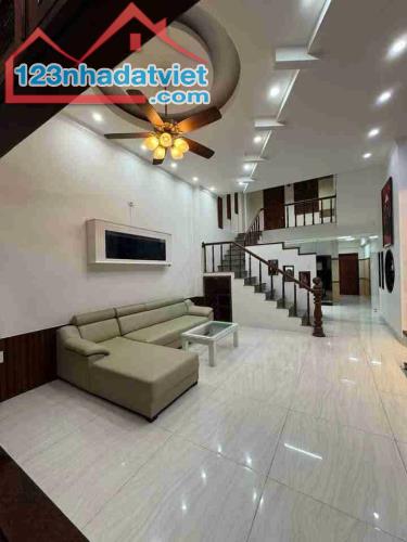 NGUYỄN VĂN LINH, HẢI CHÂU – BÁN NHÀ 4 TẦNG KIÊN CỐ, ĐẸP, Ở NGAY -Ô TÔ ĐỖ CỬA – CHỈ 5.X TỶ - 2