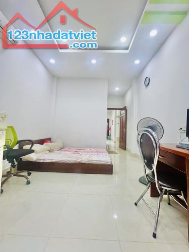 Chủ ngợp bank 6 tỷ, bán gấp nhà HXH đua, 3 tầng Cộng Hòa, 70m2, giảm 1 tỷ, chỉ còn 8.x tỷ. - 1