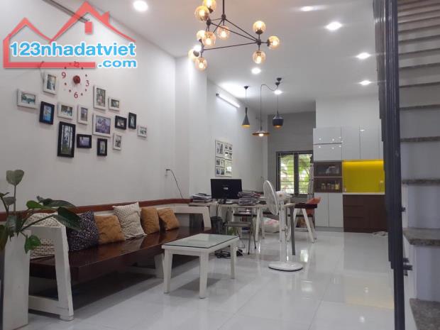 Bán Nhà 4 Tầng (4.2 x 13 ) ,Gần Ngã 3 Đỗ Xuân Hợp - Nguyễn Duy Trinh, Mới Đẹp Ở Ngay - 5