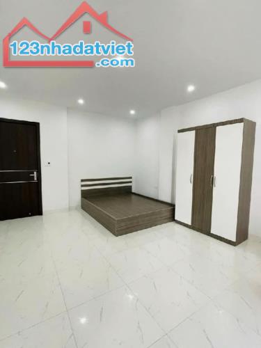 Bán toà Ccmn mặt ngõ Đường Láng. Đống Đa DT93m x 7T. Mặt tiền 9m. Giá hơn 18 tỷ - 3