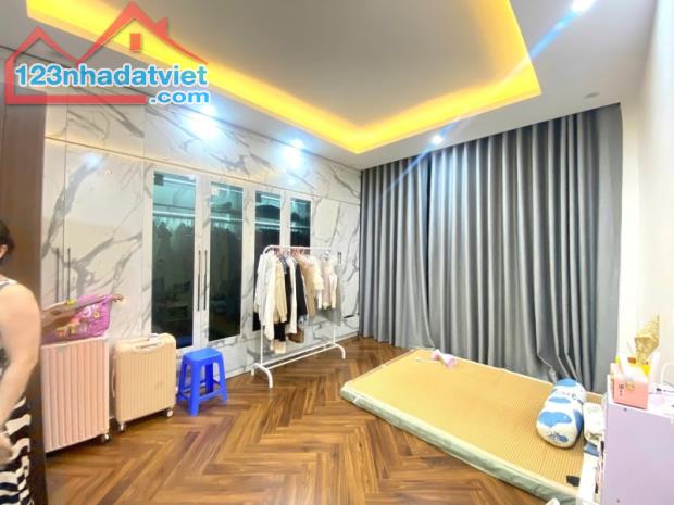 Bán nhà Đặng Văn Ngữ, quận Đống Đa, 42m2, 5T, ngang 6m, hơn 7 tỷ