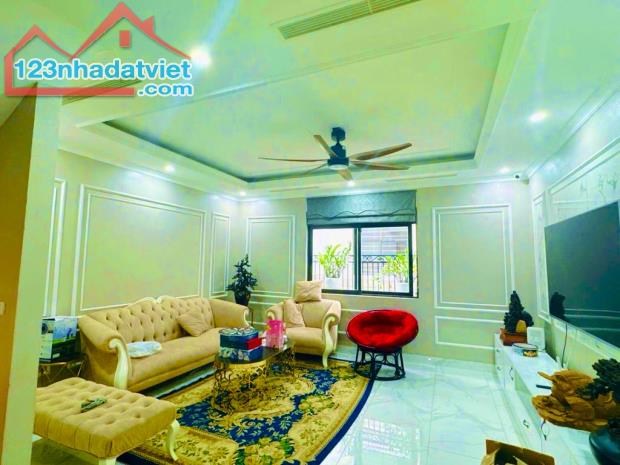 Bán nhà phố Xuân Đỉnh 40m2. Xây 6 tầng 5 pn giá 6,6 tỷ Sổ đỏ chính chủ - 3