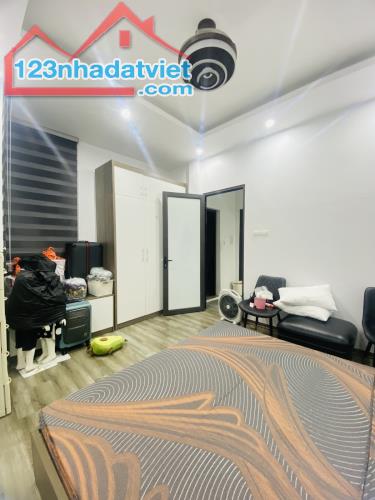 BÁN NHÀ THÁI THỊNH 40M2 x 4 TẦNG, MT 4M, 20M RA Ô TÔ, TRƯỚC NHÀ RỘNG THOÁNG, GIÁ 7.2 TỶ