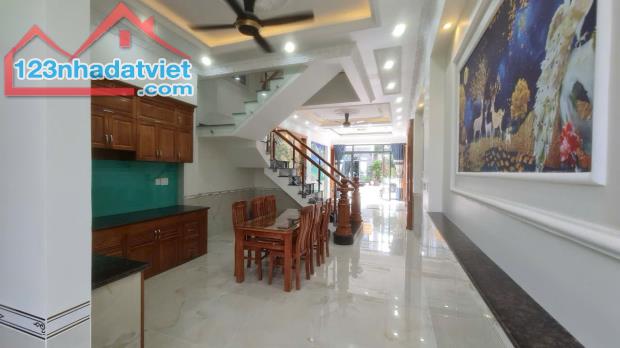 BÁN NHÀ PHỐ 3 TẦNG, 72M2, KDC PHÚ HỒNG THỊNH, DĨ AN - BÌNH DƯƠNG - GIÁ 5.6 TỶ, SỔ HỒNG