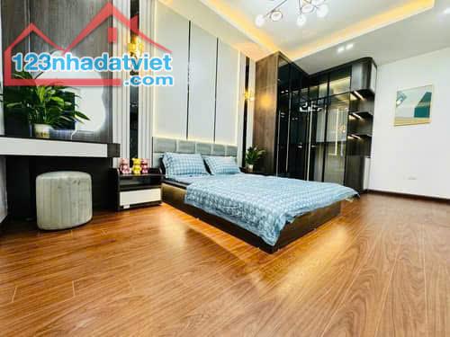 NHÀ THUỴ KHUÊ CÓ 1 KHÔNG 2 SIÊU HIẾM - LÔ GÓC - Ô TÔ ĐỖ CỬA  - 30M2x5T. GIÁ 7.68 TỶ - 1