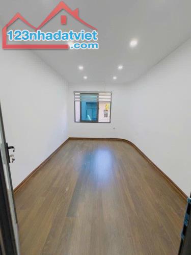 Bán nhà Nguyễn Văn Cừ, Long Biên, ô tô đỗ cửa, 50m2, 5 tầng, giá 4 tỷ 8 - 3