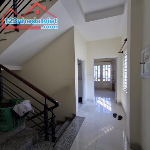 Bán nhà hẻm ô tô thông đường Hồ Văn Tư, Quận Thủ Đức_ 101 m2 đất _ Chỉ 6 ty--2 tầng 2 pn 2