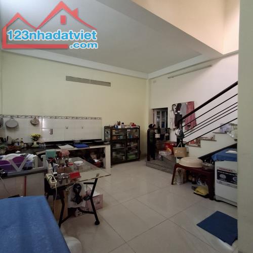 Bán nhà hẻm ô tô thông đường Hồ Văn Tư, Quận Thủ Đức_ 101 m2 đất _ Chỉ 6 ty--2 tầng 2 pn 2 - 2