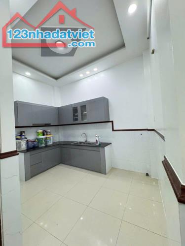 Nhà hẻm Bình Thành, Bình Hưng Hòa B dt 44m2 2 lầu 4pn 3wc giá 4,35 tỷ - 1