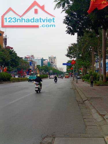 HOT, Lô góc, Đất 80m2, Đường Nguyễn Văn Linh, Long Biên, Ô tô, 197tr/m