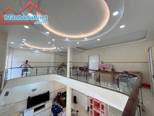 Bán Nhà Mặt Tiền Dương Khuê, Víp Tân Phú, 230m2, Ngang Khủng 10m, 3 Tầng, Nhỉnh 32 Tỷ TL. - 2