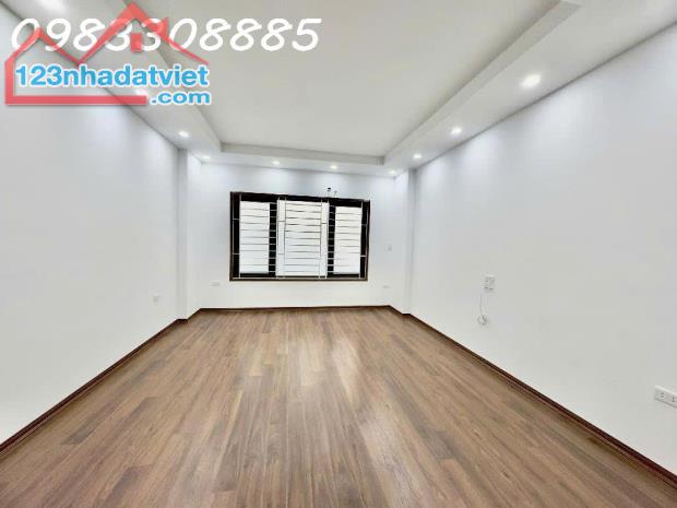 Bán nhà 6 tầng, 33m², 5PN, 3WC, Hoàng Mai - 8.3 tỷ
Hoặc:
Nhà 6 tầng, 33m², 5PN, Hoàng - 1