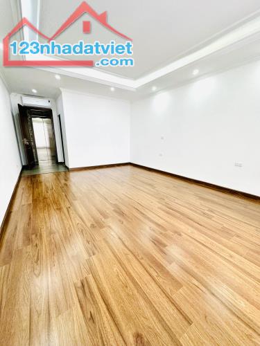 BÁN NHÀ PHỐ QUỐC TỬ GIÁM 60M2x6T – MT 4.5M – Ô TÔ DỪNG ĐỖ - Ô TÔ TRÁNH 10M