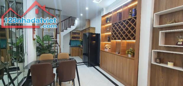 BÁN GẤP Nhà Thịnh Hào ĐỐNG ĐA  4T, 30m2, MT 3,2m, 7.68 Tỷ. LH: 0962 630 109 - 1