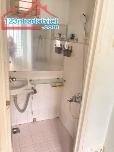 Chính chủ cần bán chung cư Bàu Cát 2 Thang bộ - 38m 1PN 1WC giá 1,75 tỷ - 2