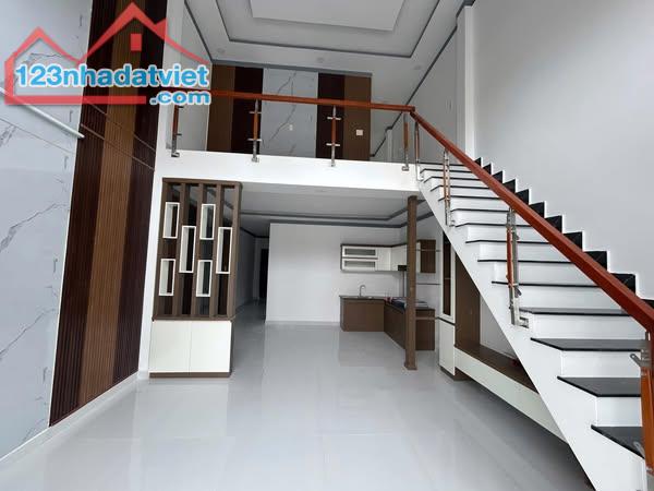 Bán nhà mới khu Ecity Tân Đức. 5x20m giá 1 tỷ 950tr TL/ SHR. 3 phòng ngủ. LH: 09767.333.94 - 4