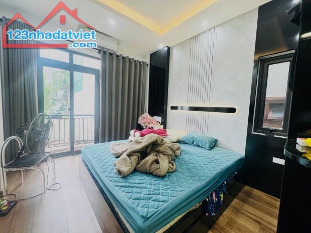 ++ Ngã tư Hồng Tiến - Nguyễn Văn Cừ, căn góc 60m2*5T*6m - Đầy đủ nội thất cao cấp - 3