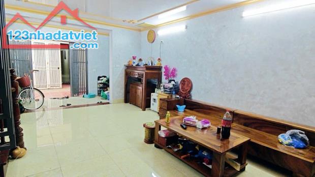 🏠  CẦM 3 TỶ MUA NHÀ TAM TRINH ,  CẠNH HỒ ĐIỀU HÒA, FULL TIỆN ÍCH - 1