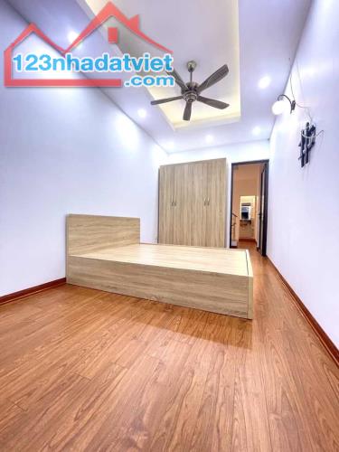 Bán nhà 4 tầng Hào Nam, Đống Đa, 32m2, giá 6.5 tỷ - Vị trí đắc địa, sổ đỏ chính - 5