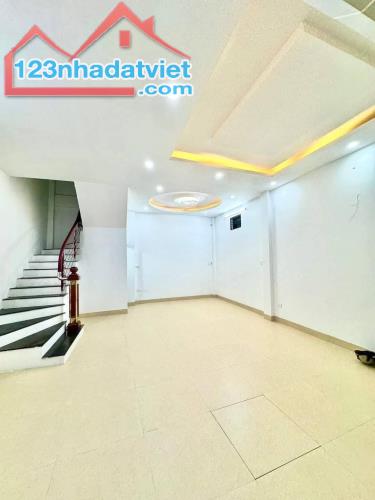 Bán nhà gần phố Nguyễn Văn Huyên, 38m2, ôtô 10m ngõ thông, 2thoáng, full nội thất, 7.5 tỷ - 3