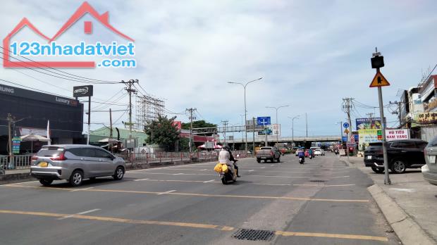 ĐẤT SỔ ĐỎ CHÍNH CHỦ LÔ GÓC 2 MẶT TIỀN HẺM Ô TÔ ĐẸP 58M2 GẦN VẠN PHÚC CITY CHỈ NHỈNH 4 TỶ - 1