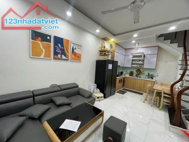 🏠 BÁN NHÀ DÂN XÂY ÁI MỘ  BỒ ĐỀ ,LONG BIÊN 2 THOÁNG TRƯỚC SAU  - 5 TẦNG - THIẾT KẾ ĐẸP - 1