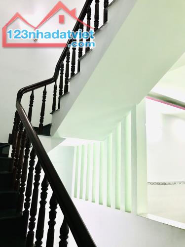 Cho Thuê Nhà 3 Tầng 4PN, Sân Xe Hơi, P.Tân Phong, DTSD270m2 - 3