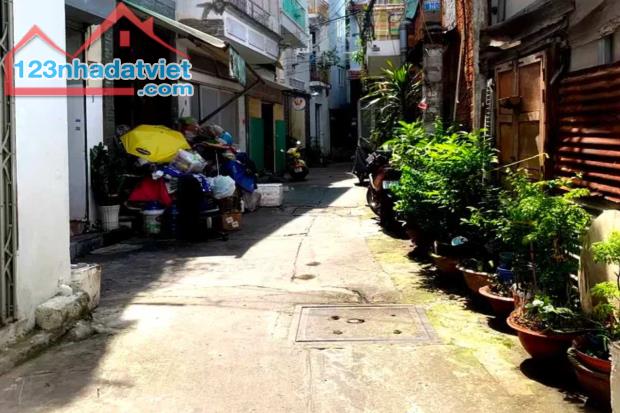 Bán nhà hẻm xe hơi, Lạc Long Quân, 4.2m x 12.8m, 53.9 m² - Giá 7.6 tỷ TL - 1