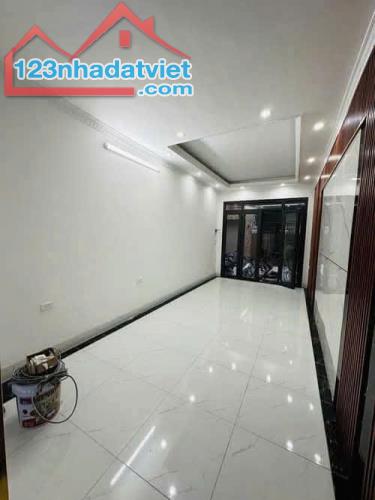 BÁN NHÀ ÂU CƠ - TÂY HỒ - 40M2 x 5T - 3.3M - 6.5 TỶ - NHÀ MỚI - NGÕ Ô TÔ DỪNG ĐỖ 24/7 - 2