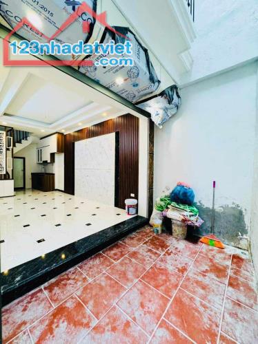 bán nhà Minh Khai 40m2 xây 5 tầng cực đẹp