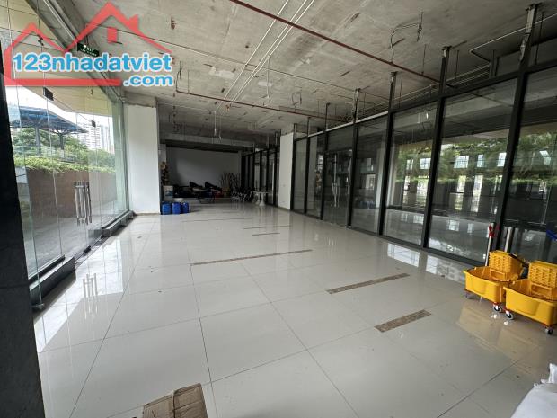 Cho thuê sàn thương mại mặt tiền tại 6th Element, Tây Hồ, Hà Nội – Diện tích 402m²